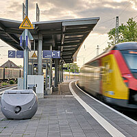 Bahnsteigdach und Treppeneinhausung in Kirchhain