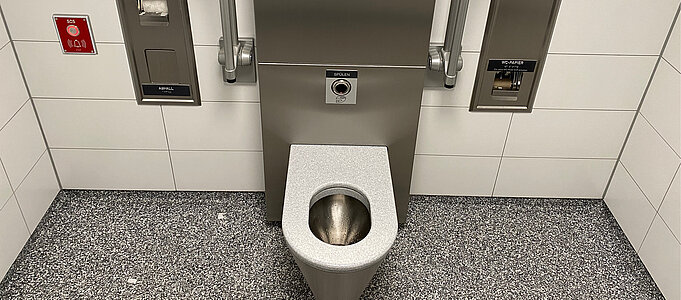 Innenraum einer WC-Anlage, Toilette