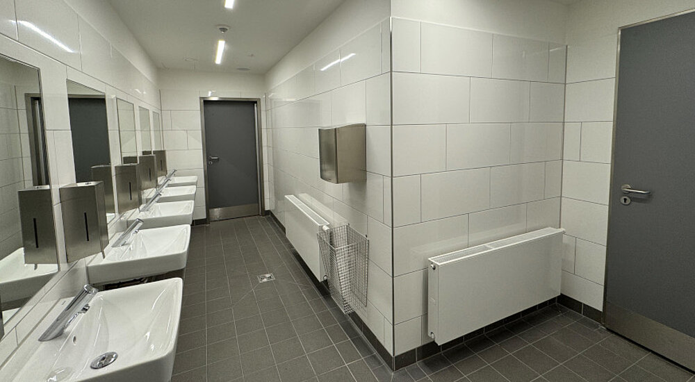 Innenansicht WC Helmholtz-Gymnasium Essen