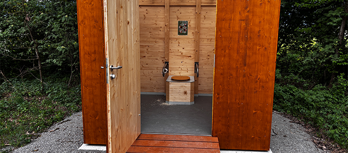 Innenraum autarkes WC in barrierearmer Variante